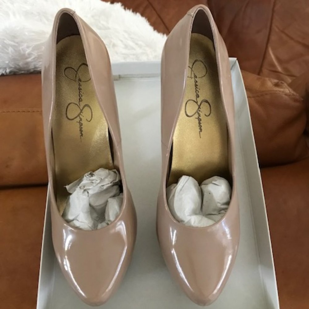 Jessica Simpson Patent Leather pumps 9.5